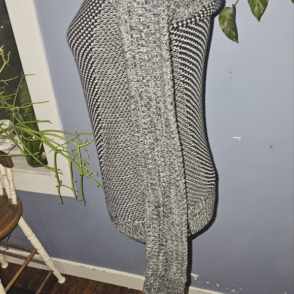 Iviva Lululemon knitted sweater - Picture 3 of 7